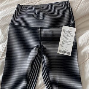 Brand new Lululemon Wunder Under HR 25” Flux